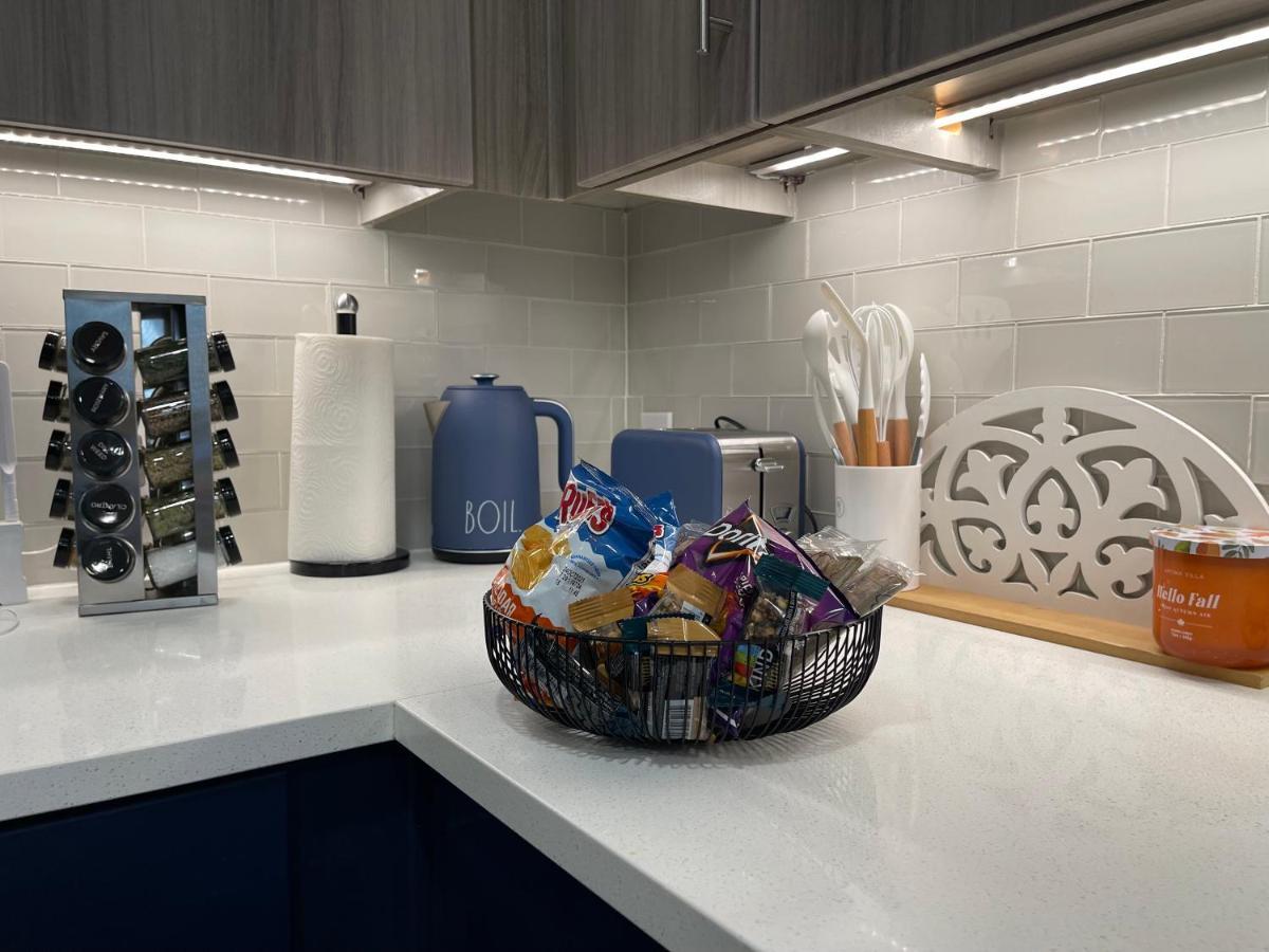 Cozy Retreat-Free Reserved Parking-Pool Addison Εξωτερικό φωτογραφία