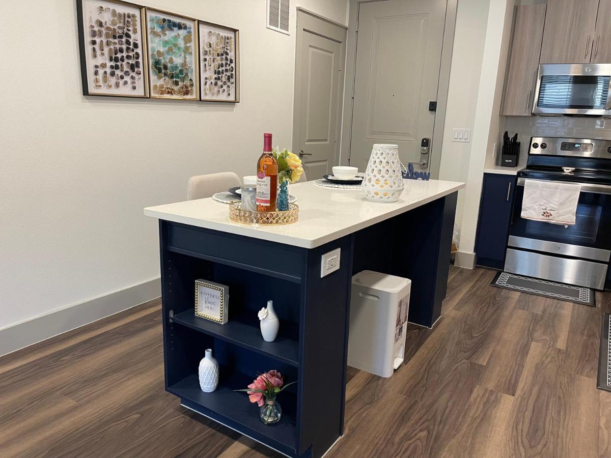 Cozy Retreat-Free Reserved Parking-Pool Addison Εξωτερικό φωτογραφία
