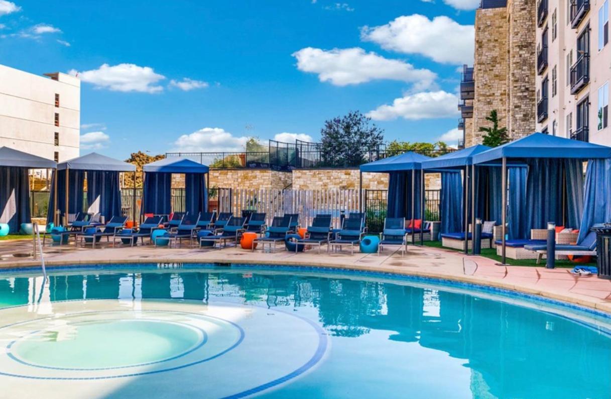 Cozy Retreat-Free Reserved Parking-Pool Addison Εξωτερικό φωτογραφία