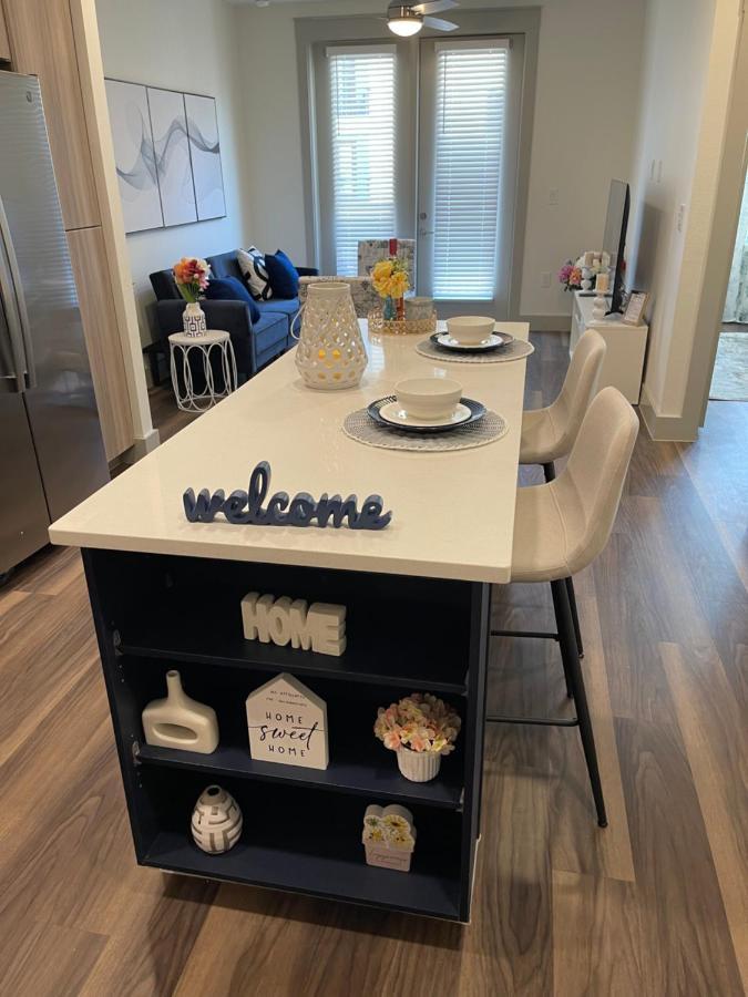 Cozy Retreat-Free Reserved Parking-Pool Addison Εξωτερικό φωτογραφία