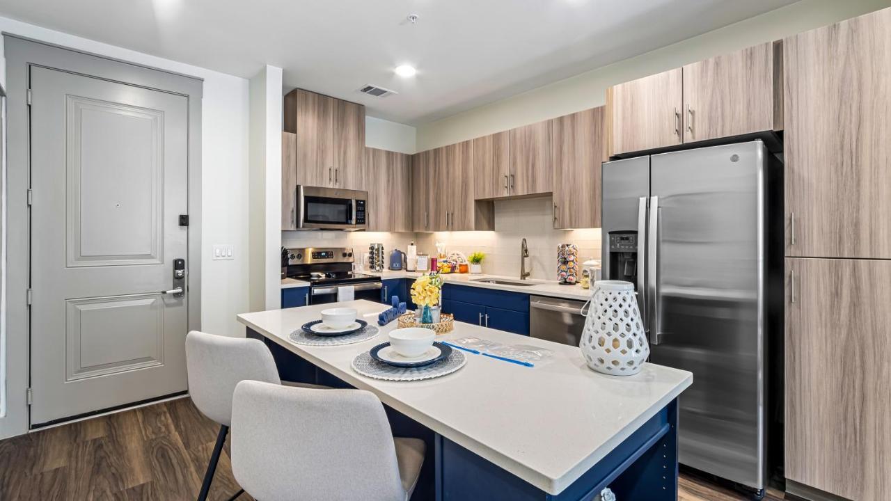 Cozy Retreat-Free Reserved Parking-Pool Addison Εξωτερικό φωτογραφία
