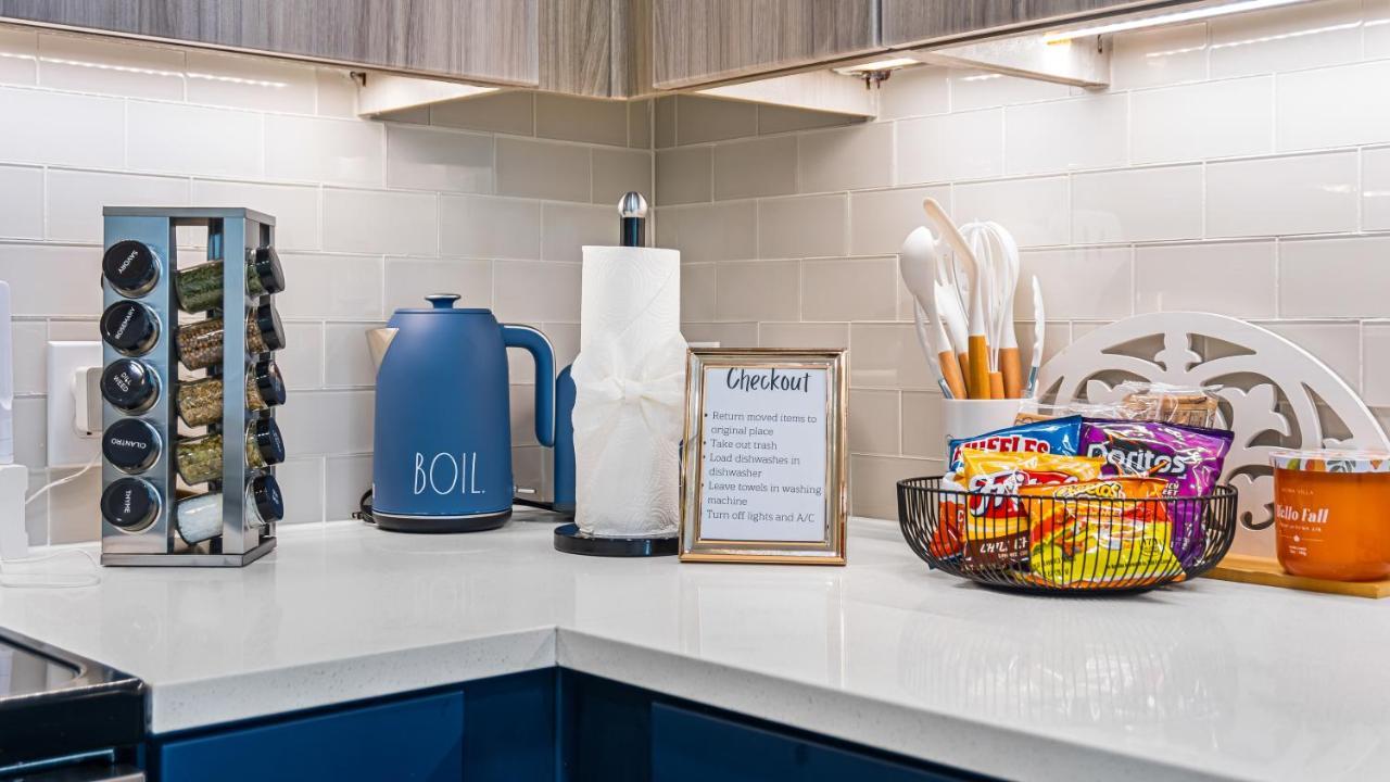 Cozy Retreat-Free Reserved Parking-Pool Addison Εξωτερικό φωτογραφία