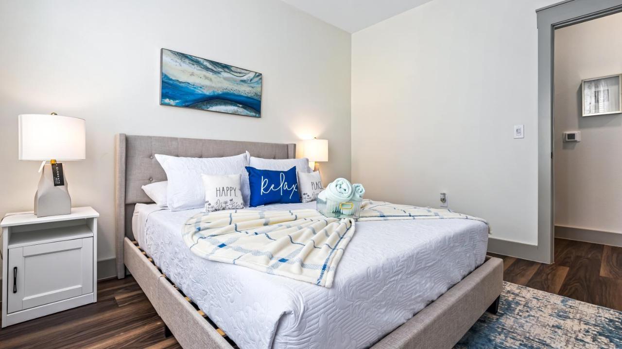 Cozy Retreat-Free Reserved Parking-Pool Addison Εξωτερικό φωτογραφία