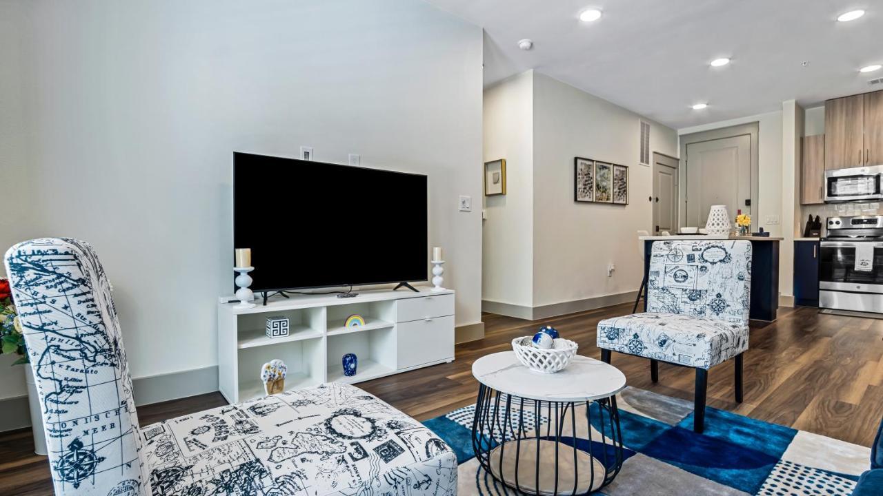 Cozy Retreat-Free Reserved Parking-Pool Addison Εξωτερικό φωτογραφία